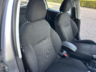 Peugeot 208 1.2 PureTech 82pk BlueLion 5drs - 86dkm nap - navi - cruise - pdc - airco - aux - usb - touchscreen - facelift picture 43