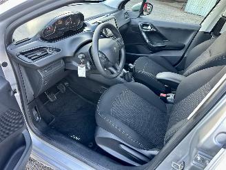 Peugeot 208 1.2 PureTech 82pk BlueLion 5drs - 86dkm nap - navi - cruise - pdc - airco - aux - usb - touchscreen - facelift picture 18