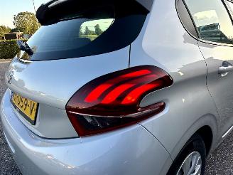 Peugeot 208 1.2 PureTech 82pk BlueLion 5drs - 86dkm nap - navi - cruise - pdc - airco - aux - usb - touchscreen - facelift picture 10