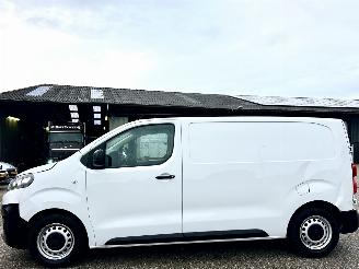 skadebil bedrijf Citroën Jumpy 2.0 BlueHDI 145 M Club - 29dkm nap - navi - camera - apple carplay - pdc - trekh - licht + regensensor 2022/7