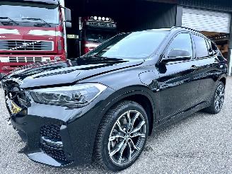 BMW X1 xDrive25e plug-in hybrid eDrive aut M-Edition - pano - 83dkm - head up - keyless - cam - sfeerverl - elektr klep picture 2