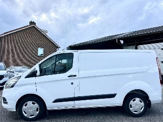 skadebil bedrijf Ford Transit Custom 280 2.0 TDCI 131pk 6-traps aut L1/H1 Trend - line assist - nap - airco - cruise - trekh - pdc v+a 2021/11