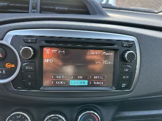 Toyota Yaris 1.3 VVT-i 99pk automaat + f1 Aspiration 5drs - nap - camera - airco - cruise - trekh - 4x goede banden picture 26