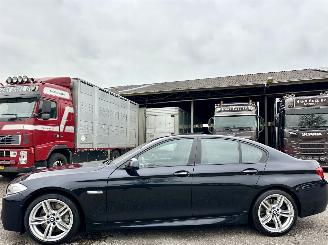 damaged passenger cars BMW 5-serie 550i 2013/1