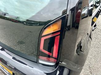 Volkswagen Up! Gereserveerd 1.0 BMT 60pk Move up 5drs - 94dkm nap - clima - cruise - leer - stoelverw - city safety system picture 7