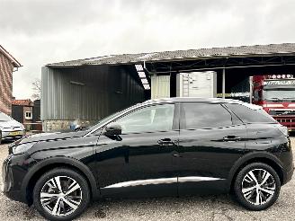 Vaurioauto  passenger cars Peugeot 3008 1.6 HYbrid 225 Blue L. Allure 8-traps aut 2021/11