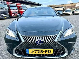 Lexus ES 300H Hybrid 243pk aut + f1 Luxury Line - schuifdak - nap - front + line + side assist - stoelverw + koeling picture 3