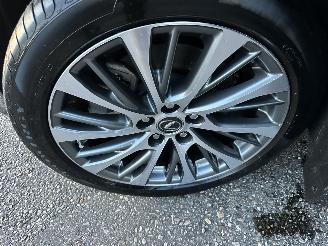 Lexus ES 300H Hybrid 243pk aut + f1 Luxury Line - schuifdak - nap - front + line + side assist - stoelverw + koeling picture 96
