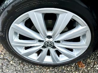 Volkswagen Polo Gereserveerd 1.2 TSI 105pk 6-bak Highline 5drs - pano - airco - cruise - pdc - lmv - 4x elektr ramen - alcantara picture 68