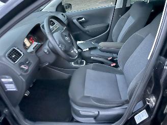 Volkswagen Polo Gereserveerd 1.2 TSI 105pk 6-bak Highline 5drs - pano - airco - cruise - pdc - lmv - 4x elektr ramen - alcantara picture 40