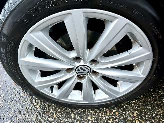 Volkswagen Polo Gereserveerd 1.2 TSI 105pk 6-bak Highline 5drs - pano - airco - cruise - pdc - lmv - 4x elektr ramen - alcantara picture 70