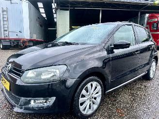 Volkswagen Polo Gereserveerd 1.2 TSI 105pk 6-bak Highline 5drs - pano - airco - cruise - pdc - lmv - 4x elektr ramen - alcantara picture 2