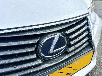 Lexus IS 300H 2.5 Hybrid 181pk aut + F1 Bus.Line Pro - navi - leer - stoelverw - cam - xenon - pdc v+a picture 108