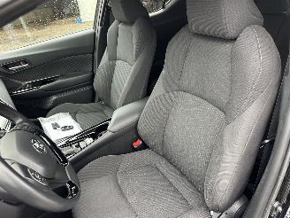 Toyota C-HR 1.8 Full Hybrid 148pk aut Energy - 42dkm nap - navi - camera - keyless entry + start - front + line assist picture 23