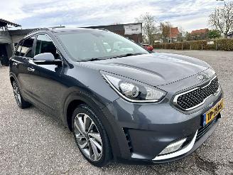 Kia Niro 1.6 Hybrid 119pk Aut Design Ed - nap - schuifdak - navi - cam - line assist - stuurverw - stoelverw picture 4