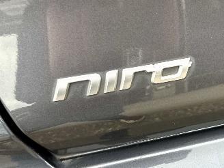 Kia Niro 1.6 Hybrid 119pk Aut Design Ed - nap - schuifdak - navi - cam - line assist - stuurverw - stoelverw picture 71