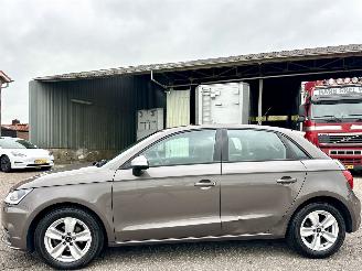 Coche accidentado Audi A1 Sportback 1.0 TFSI 95pk Prol Pl 5drs - 68dkm - navi - pdc - stoelverw - bearlock - clima - cruise 2015/11