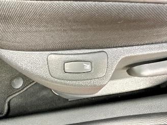 Renault Captur 1.2 TCe Turbo Xmod 120pk 6-traps aut - 84dkm nap - navi - cam - leer - stoelverw - keyless - pdc v+a picture 47