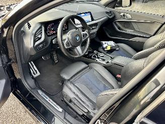 BMW 1-serie 118D 2.0 150pk 8-traps aut + f1 M-Sport - pano - front + line + side + park assist - sfeerverl - keyless - virtual picture 15