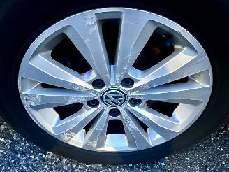 Volkswagen Touran VAN 1.6 TDI 105pk 7-Traps dsg aut Comf - nap - clima - cruise - trekh - lmv - privacy glass - luxe uitvoering picture 46