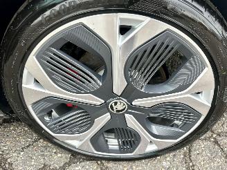 Skoda Octavia RS 2.0 TSI 265pk Aut + F1 Combi - pano - crystal light - front + line + side assist - virtual - 19 inch - keyless picture 123