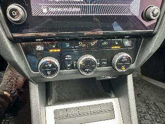 Skoda Octavia 1.0 TSI 116pk 6-bak Greentech Bus Edition Plus - xenon - virtual - camera - pdc - carplay - clima - cruise picture 53