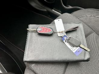 Alfa Romeo MiTo 1.4i 79pk 6-bak Distinctive - airco - elektr ramen + spiegels - lmv - radio - boekjes + sleutels compl picture 15