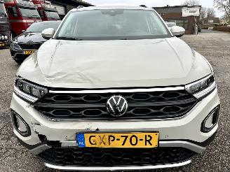 Volkswagen T-Roc 1.5 TSI 150pk 7-Traps aut Life - 7dkm nap - navi - cam - virtual - front + line + park assist - keyless picture 3