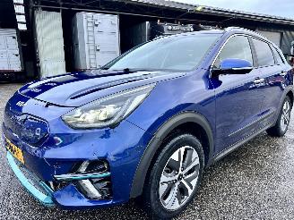 Kia e-Niro 64kWh 204pk aut DynamicPlusLine - nap - schuifdak - carplay - keyless - stuurverw - front + line assist picture 2