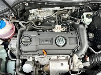 Volkswagen Passat 1.4 TSI 122pk dsg aut + f1 Highline - nap - dvd in hoofdsteunen - navi - clima - cruise - leer + stoelverw picture 74