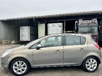 Auto incidentate Opel Corsa 1.4-16V 101pk Cosmo 5drs - pano - nap - clima - cruise - half leer - pdc - licht + regens + dimmend binnenspiegel 2011/1