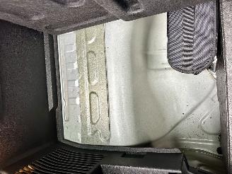 Opel Corsa-E 1.0 Turbo 90pk 6-bak online edition 5drs - nap - stuurverw + stoelverw - pdc v+a - airco - cruise picture 13