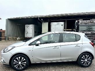 Vaurioauto  passenger cars Opel Corsa-E 1.0 Turbo Online Edition 2017/9