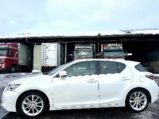 Vaurioauto  passenger cars Lexus Ct 200h Hybrid 123pk aut Luxury Line - nap - nav - leer - camera - memory - xenon - pdc v+a - keyless 2012/1