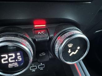 Renault Clio gereserveerd 1.6 E-Tech Hybrid 8-traps aut 140 Intens - nap - 360cam - keyless - navi - front + line + side + park assist - virtual picture 33