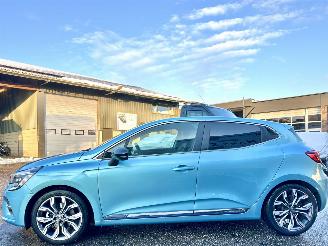 Auto incidentate Renault Clio 1.6 E-Tech Hybrid 140 Intens 2021/1