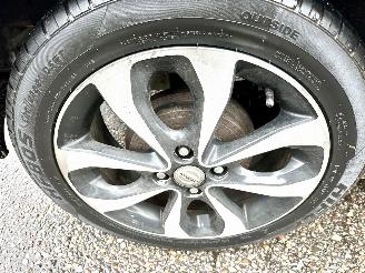 Nissan Micra gereserveerd 1.2i 80pk Connect Edition 5drs - navi - clima - cruise - pdc v+a - licht + regensensor - gebruikerssporen picture 58