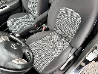 Nissan Micra gereserveerd 1.2i 80pk Connect Edition 5drs - navi - clima - cruise - pdc v+a - licht + regensensor - gebruikerssporen picture 18