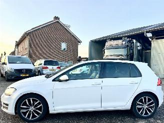 Unfallwagen Volkswagen Golf 1.2 TSI Highline 2013/2