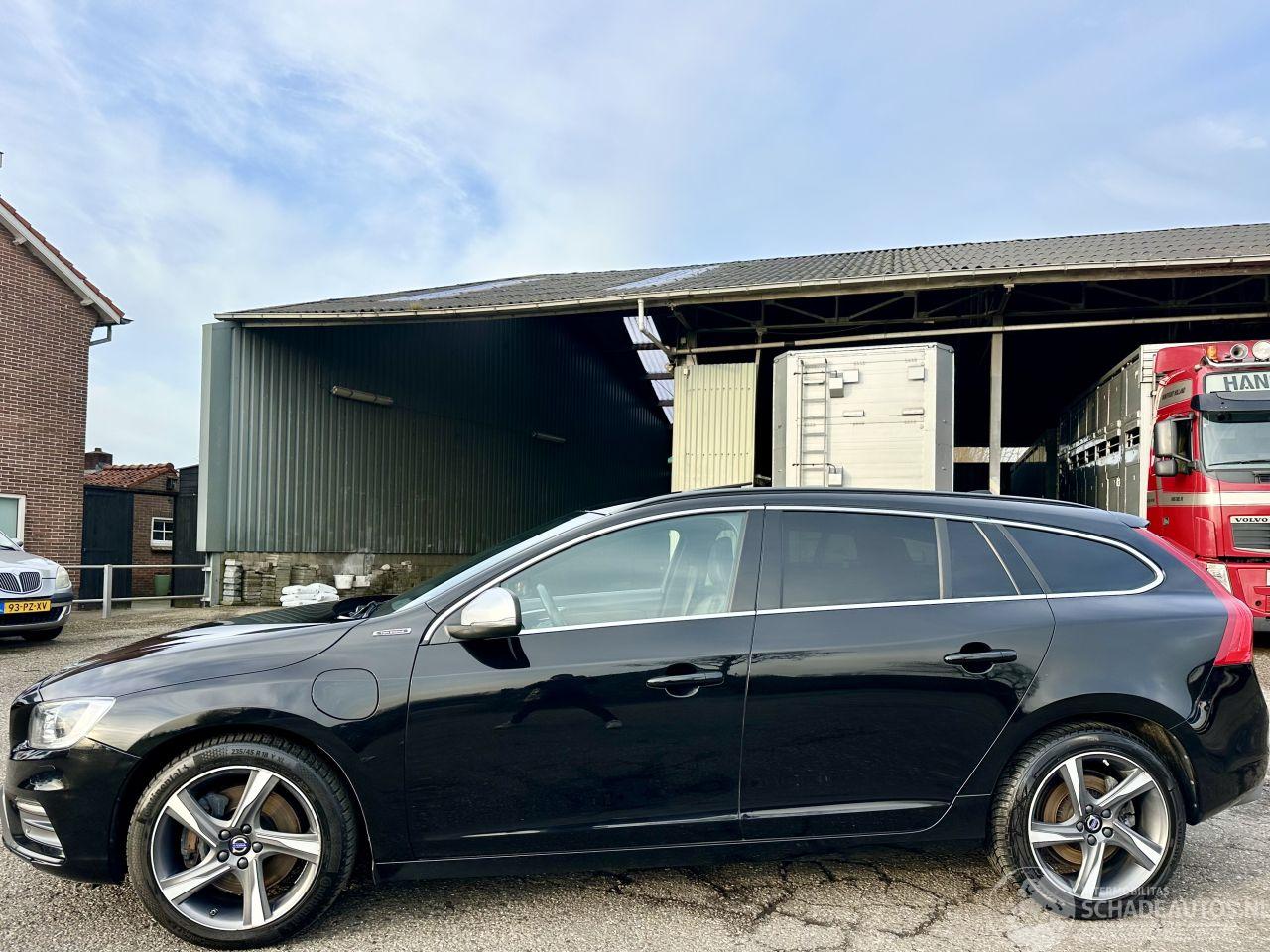 Volvo V-60 2.4 D5 Hybrid aut AWD R-Design - schuifdak - leer - nav - cam - front + line + side assist - harman/kardon