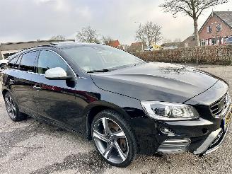 Volvo V-60 2.4 D5 Hybrid aut AWD R-Design - schuifdak - leer - nav - cam - front + line + side assist - harman/kardon picture 4