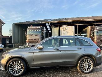 skadebil auto Mercedes GLC 220d 170pk 9-traps aut + f1 4Matic AMG - pano - nap - navi - camera - 20 inch - trekh - elektr klep 2016/1