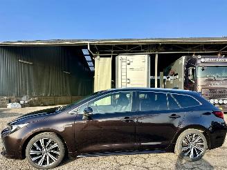 Vaurioauto  passenger cars Toyota Corolla Touring Sports 1.8 Hybrid Dynamic 2021/1