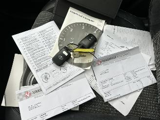 Toyota Auris Touring Sports gereserveerd 1.8 Hybrid 123pk aut pano - nap - navi - camera - keyless - front + park + line assist - pdc v+a picture 110