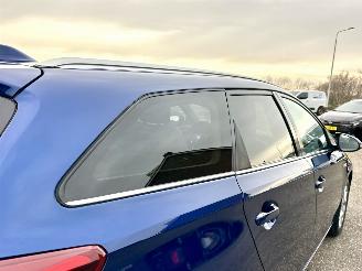 Toyota Auris Touring Sports gereserveerd 1.8 Hybrid 123pk aut pano - nap - navi - camera - keyless - front + park + line assist - pdc v+a picture 88