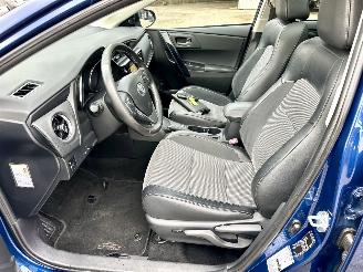 Toyota Auris Touring Sports gereserveerd 1.8 Hybrid 123pk aut pano - nap - navi - camera - keyless - front + park + line assist - pdc v+a picture 45