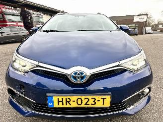 Toyota Auris Touring Sports gereserveerd 1.8 Hybrid 123pk aut pano - nap - navi - camera - keyless - front + park + line assist - pdc v+a picture 3
