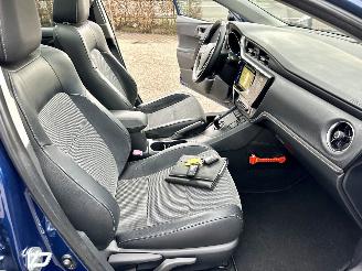 Toyota Auris Touring Sports gereserveerd 1.8 Hybrid 123pk aut pano - nap - navi - camera - keyless - front + park + line assist - pdc v+a picture 51