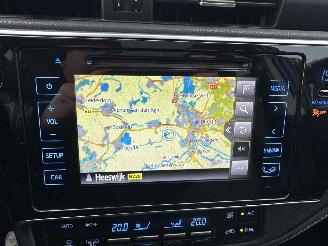 Toyota Auris Touring Sports gereserveerd 1.8 Hybrid 123pk aut pano - nap - navi - camera - keyless - front + park + line assist - pdc v+a picture 32