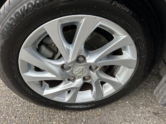 Toyota Auris Touring Sports gereserveerd 1.8 Hybrid 123pk aut pano - nap - navi - camera - keyless - front + park + line assist - pdc v+a picture 77